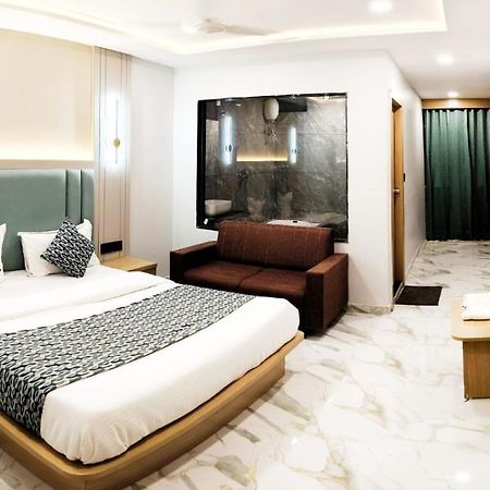 Hotel Allen Ahmadabad Zewnętrze zdjęcie