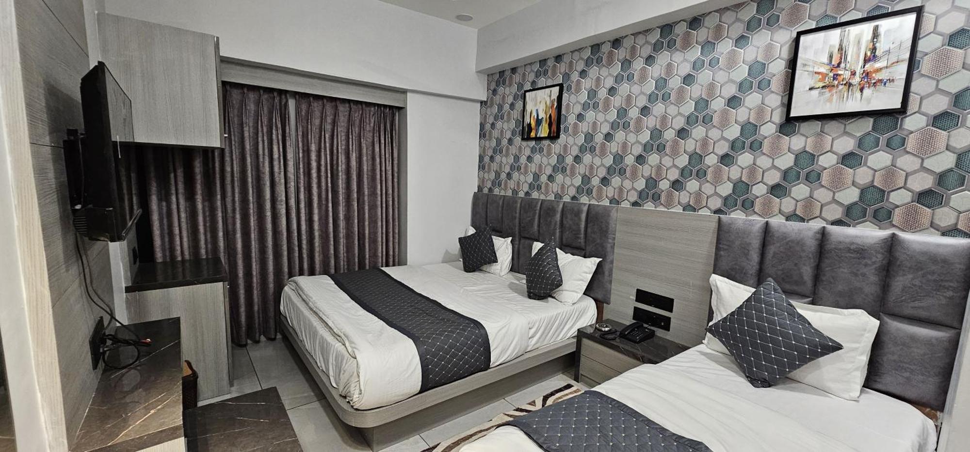 Hotel Allen Ahmadabad Zewnętrze zdjęcie