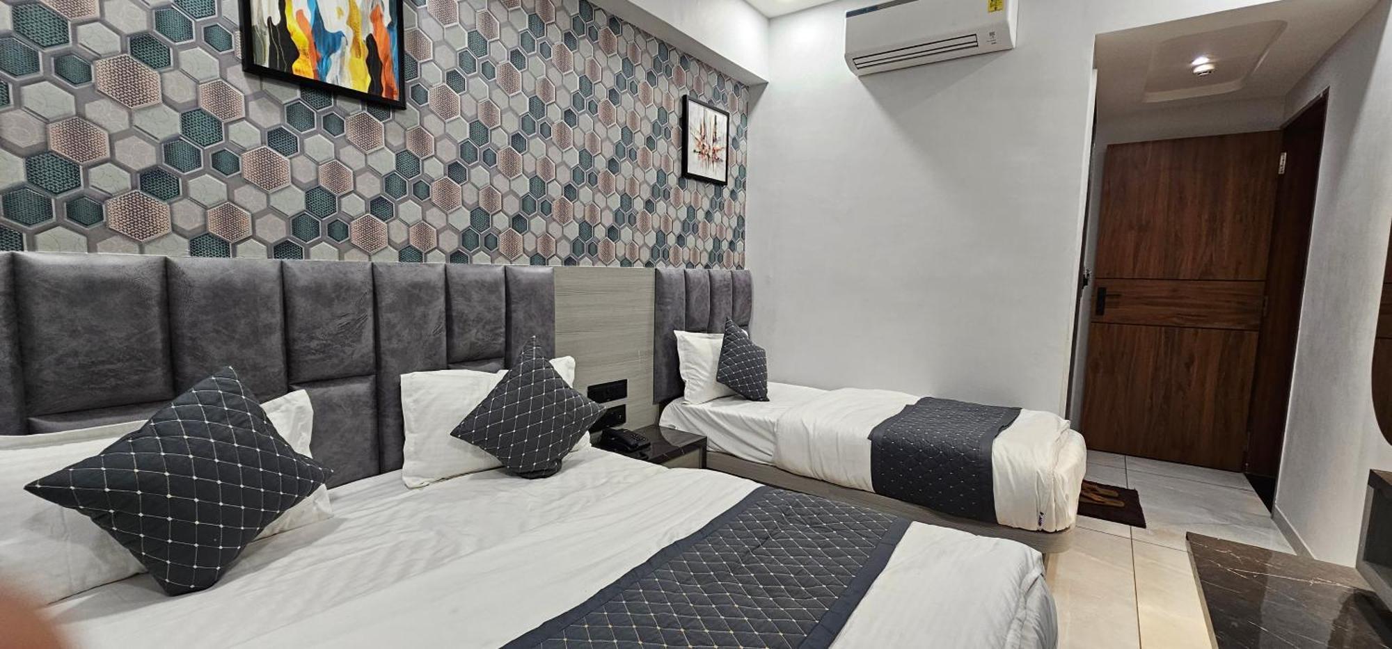 Hotel Allen Ahmadabad Zewnętrze zdjęcie