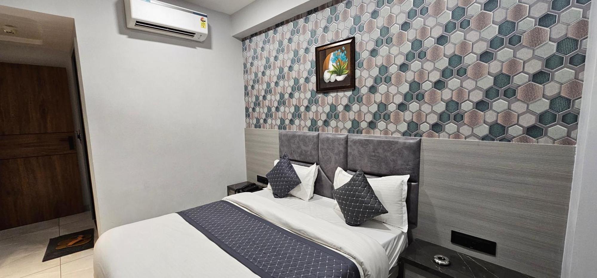 Hotel Allen Ahmadabad Zewnętrze zdjęcie